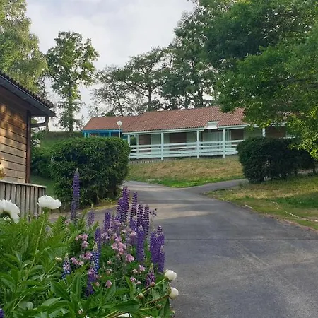 Chalet Lilas Pour 12 Prix Weekend شاليه Blavignac